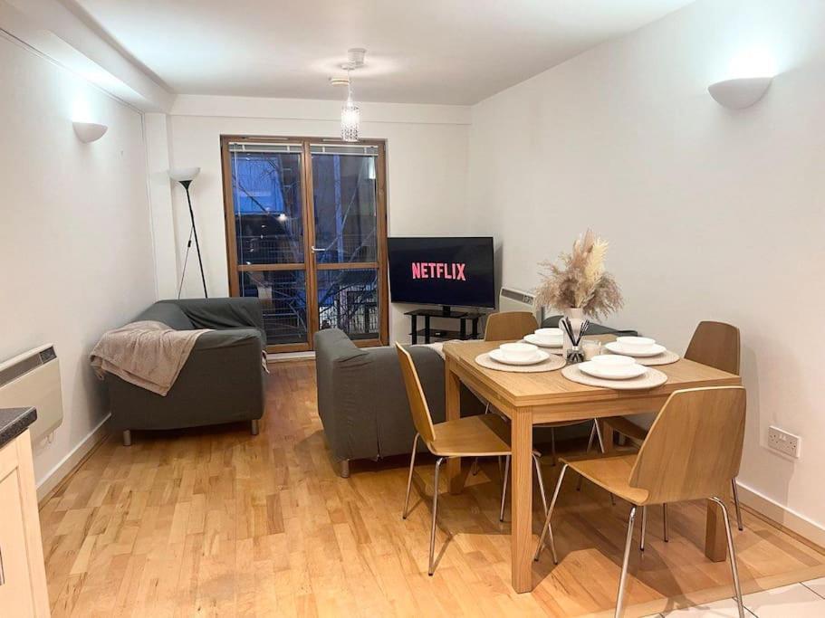 2 Bedroom City Center Apartment Manchester Bagian luar foto