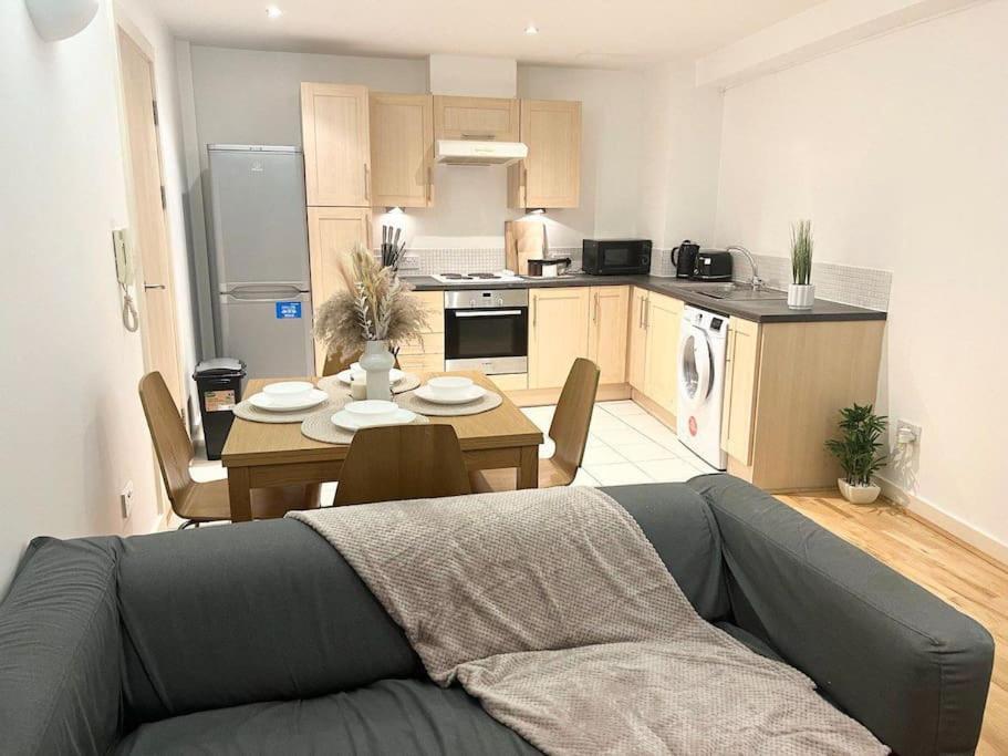 2 Bedroom City Center Apartment Manchester Bagian luar foto